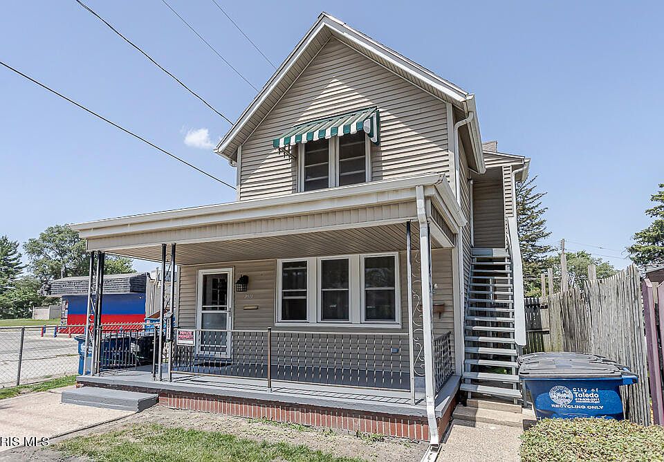1st image of 1011 Nevada St