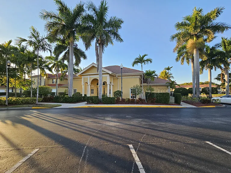 4104 Bellasol Cir #1312 — Photo 46