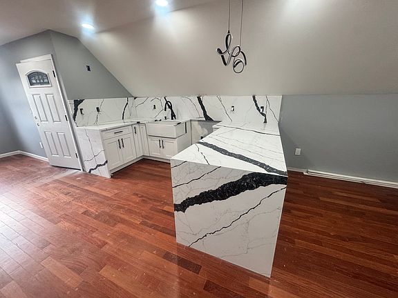 4th image of 36 Van Buren St #3