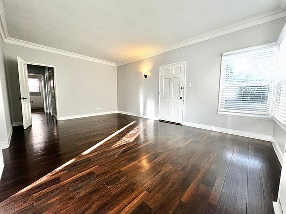 3rd image of 1133 S Westmoreland Ave #1/4
