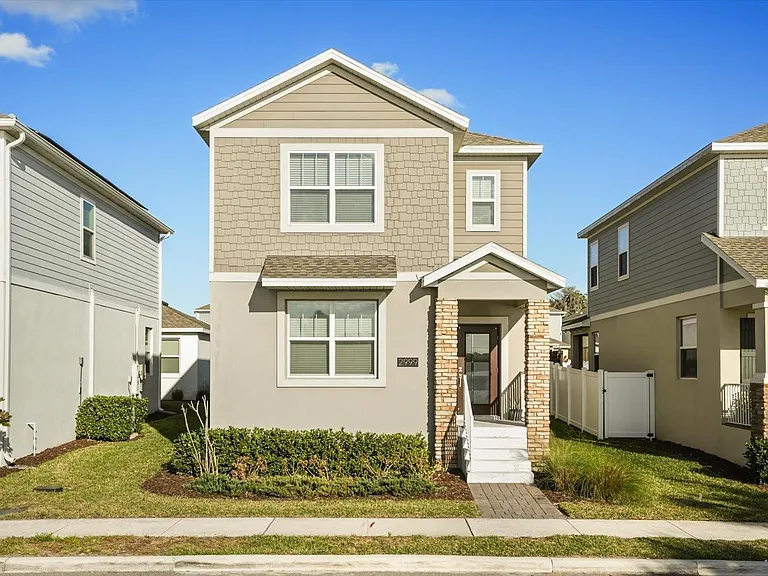2999 Addison Blvd — Photo 1