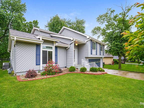 2nd image of 3803 NE 60th St