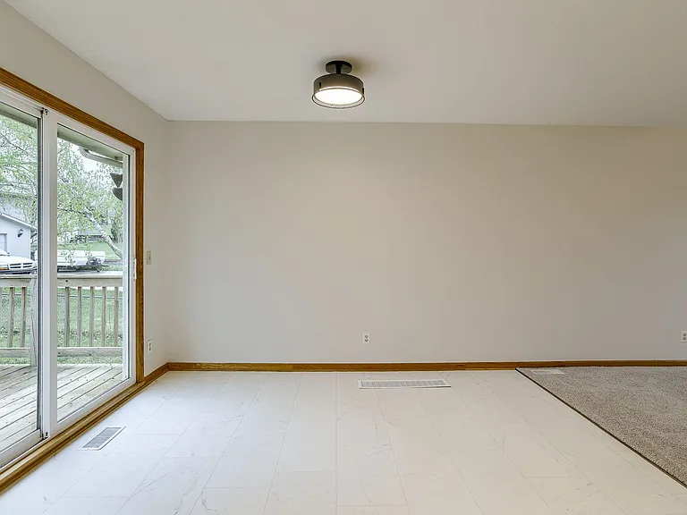 4115 N 213th Cir — Photo 32