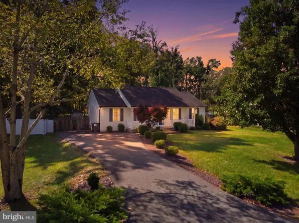 35455 Golf Course Dr, Mechanicsville, MD 20659