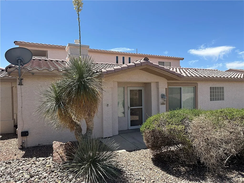 2 bed, 2.0 bath, 1240 sqft, $1,975 — Photo 1