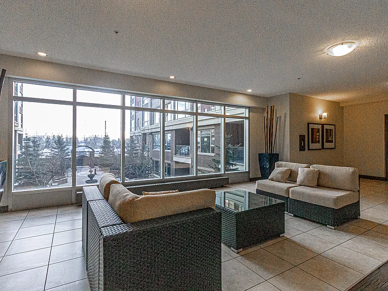 35 Inglewood Park SE #212 — Photo 5