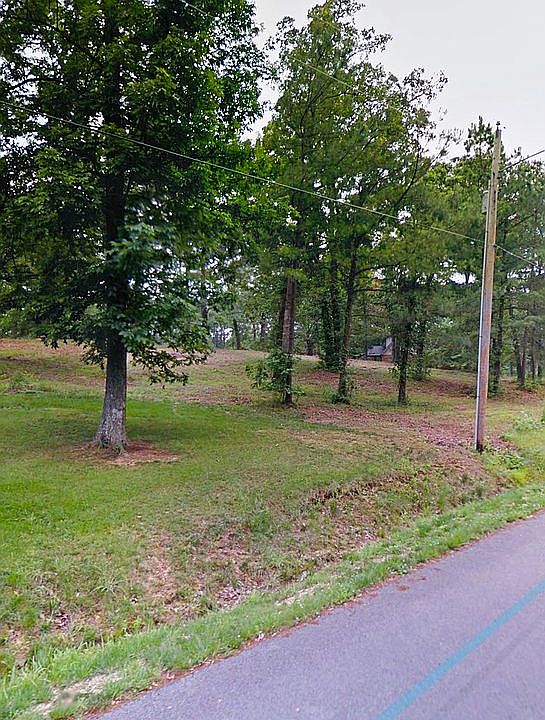 1st image of Hamlin Dr