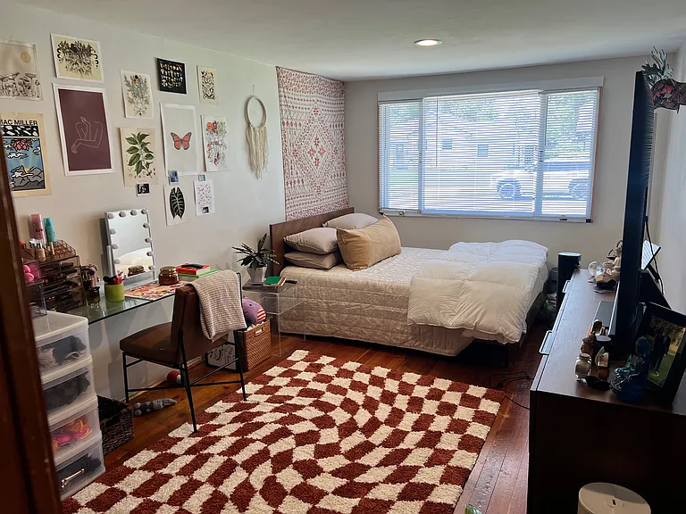 2250 S Williams St — Photo 10
