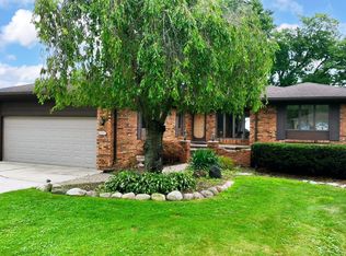 49300 Bayshore Dr, Chesterfield, MI 48047
