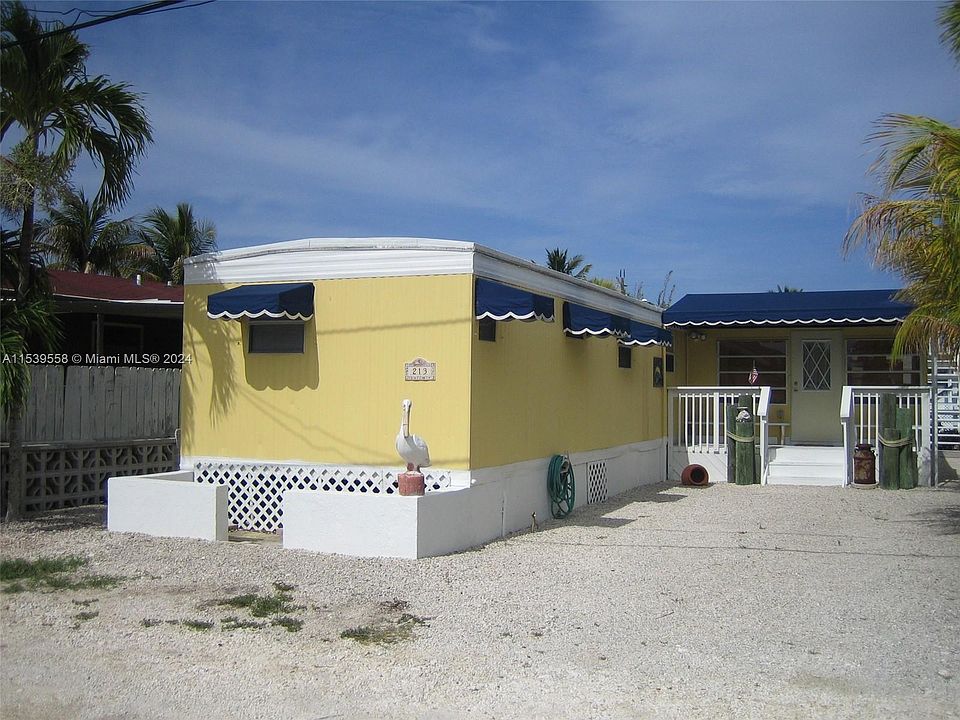 1st image of 213 Banyan Ln