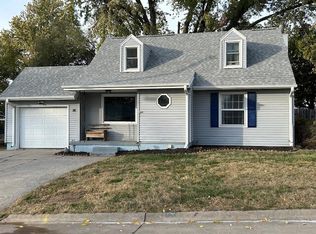 16 Hillside Dr, Treynor, IA 51575