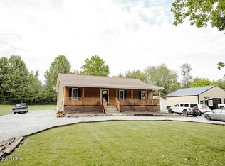 935 Pine Tree Rd, Jamestown, TN 38556