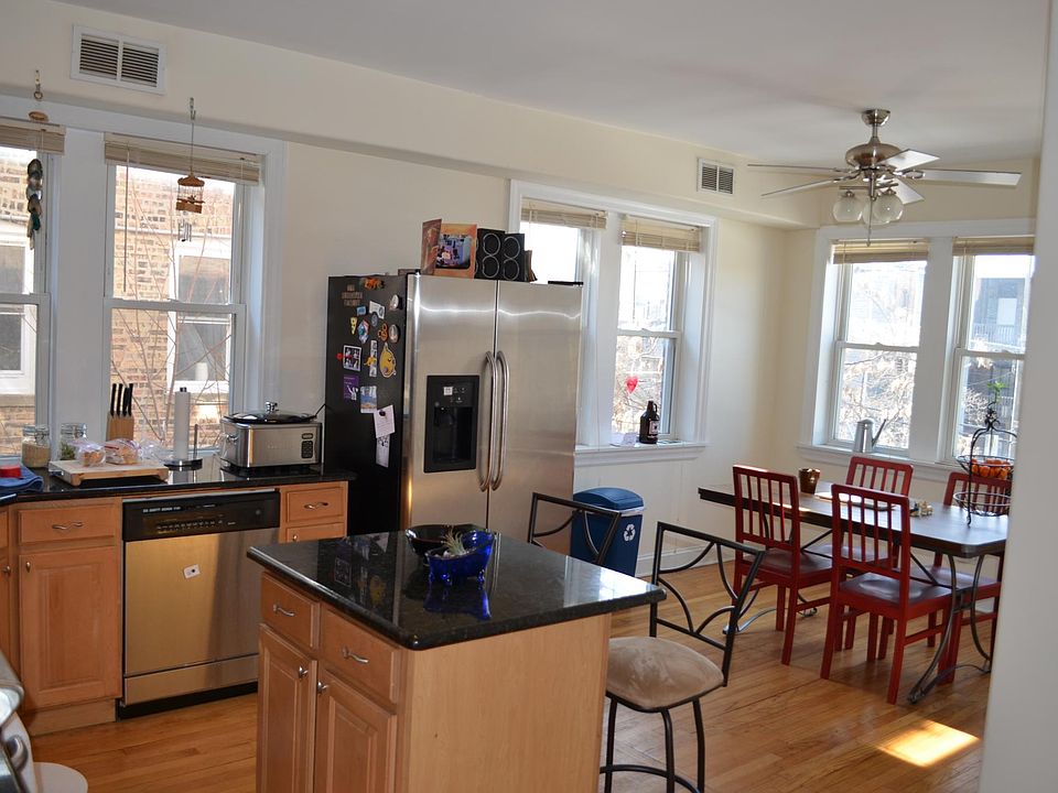 1st image of 1932 N Richmond St APT 4