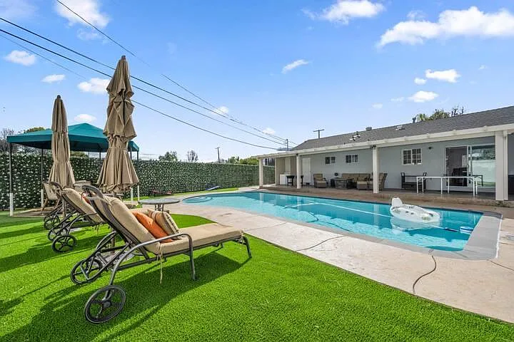3 bed, 1216 sqft, $8,000 — Photo 1