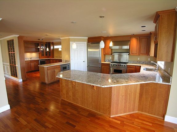 4th image of 2910 McCarver St