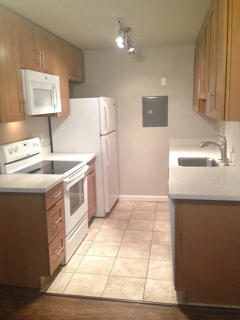 Roosevelt Place Apartments — Photo 3