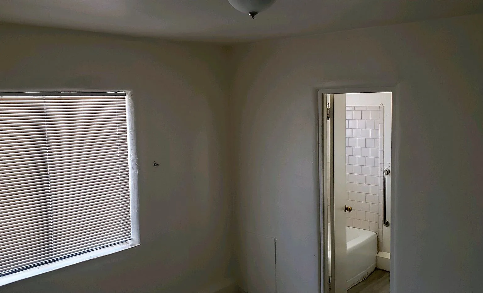 8915 Central NE — Photo 2