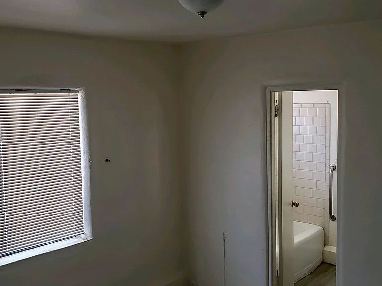 8915 Central Ave NE — Photo 2