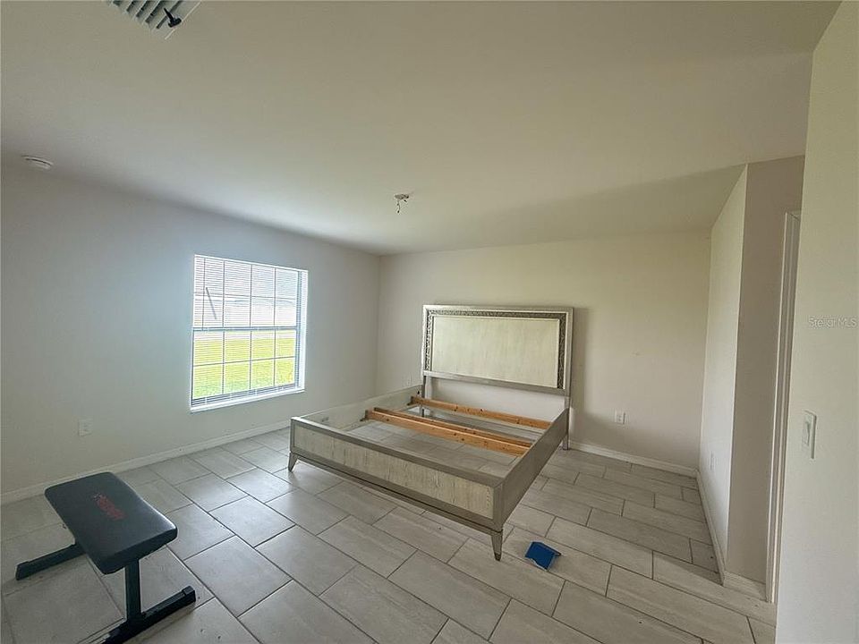 7th image of 514 NE 5TH PLACE