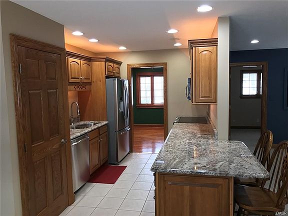 4th image of 706 Cascade Dr