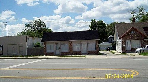 1st image of 1083 E Hanna Ave