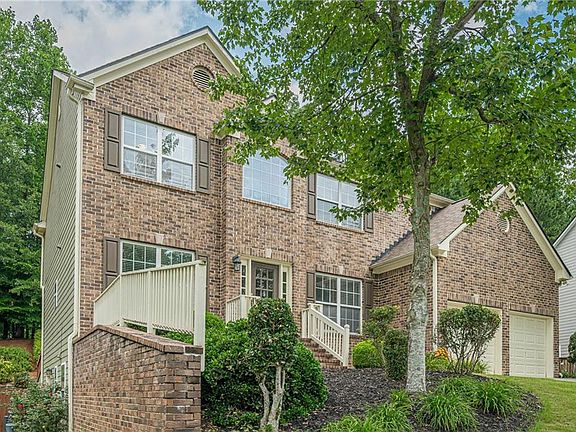 3rd image of 2710 Huddlestone Way