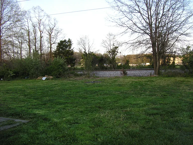 406 Clark St #B — Photo 11