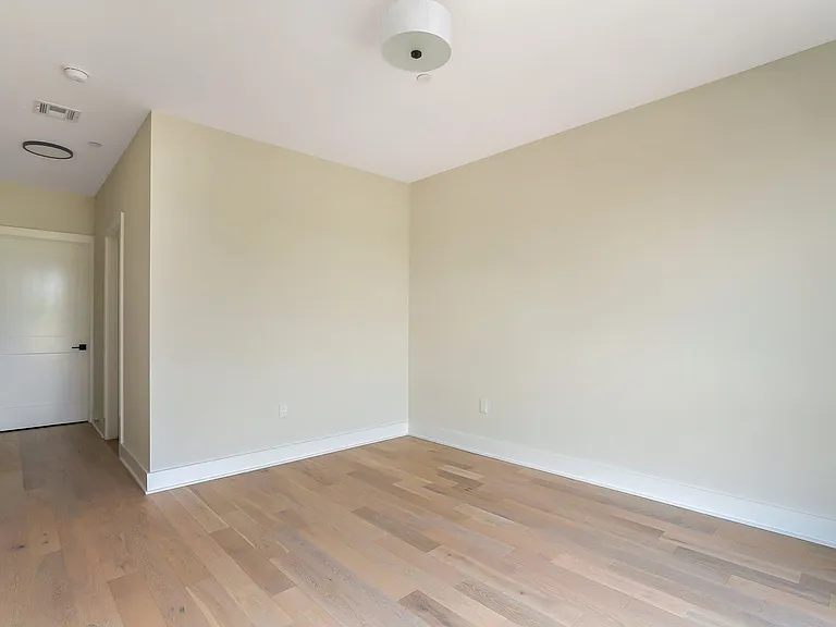268 New York Ave #2 — Photo 9