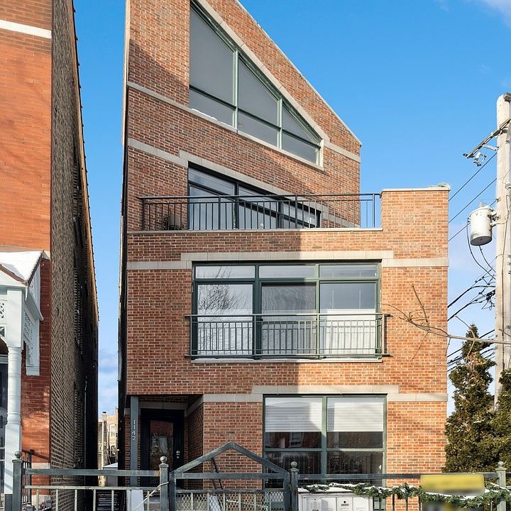 1st image of 1142 N Winchester Ave APT 3