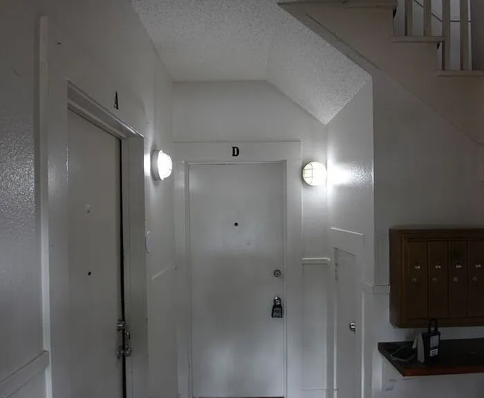 808 S Robertson Ave #D — Photo 2