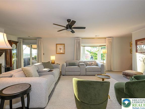 3rd image of 104 Brynwood Dr