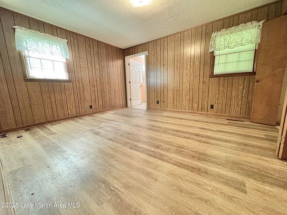 4th image of 4285 N Central Ave