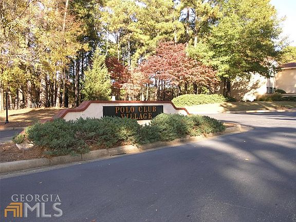 5th image of 1402 Club Dr