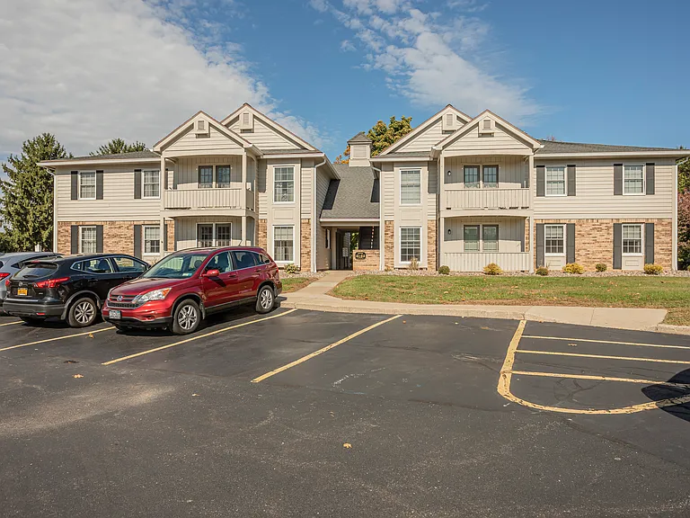 Wood Creek Apartments — Photo 8