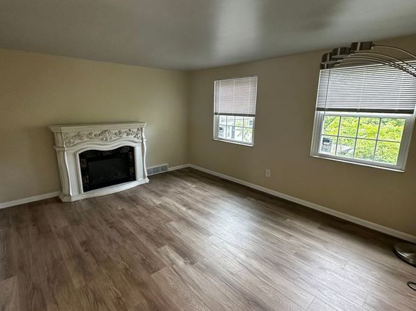 239 Whitestown Village C Township Of But NW