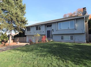 2151 Club House Dr, West Linn, OR 97068