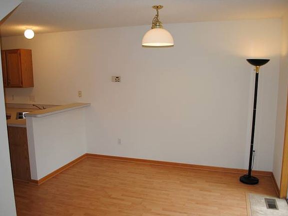 5th image of 1066 Lovell Ave