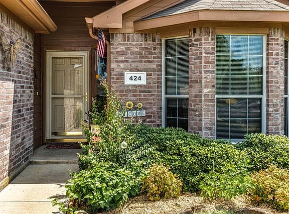 3rd image of 424 Fireside Pl