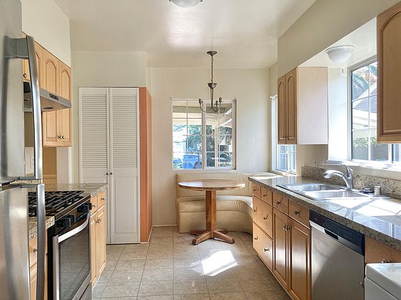5th image of 4839 Forman Ave