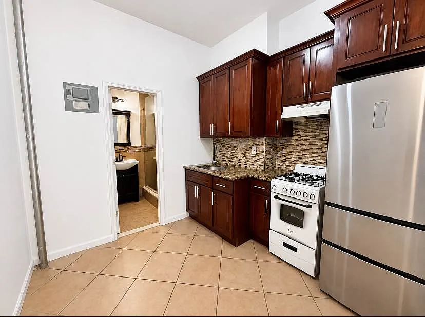 25 Malcolm X Blvd — Photo 4