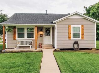 2101 9th St, Port Neches, TX 77651