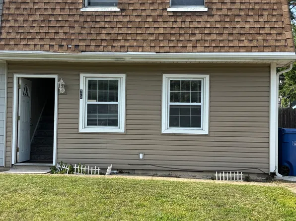 25 Fomalhaut Ct, Turnersville, NJ 08012