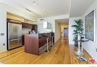 4th image of 1155 S Grand Ave APT 902