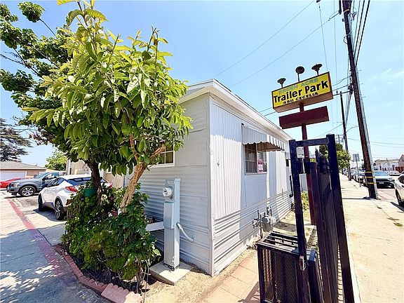 3rd image of 4511 Cecilia St Space 25