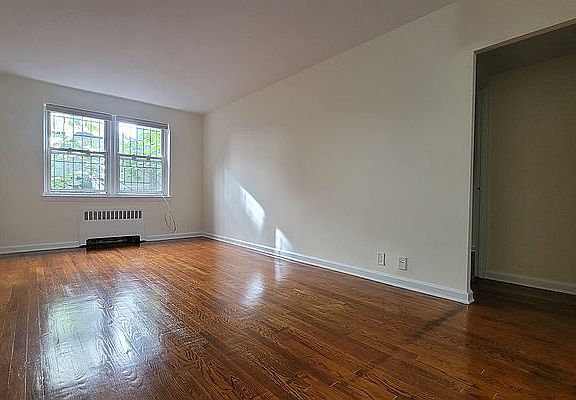 2nd image of 128 E 91st St #1B