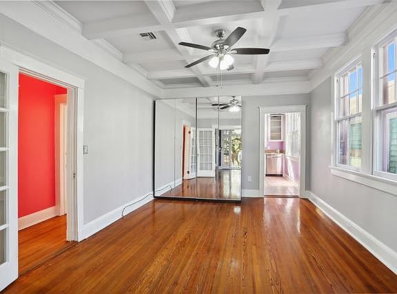 5th image of 3320 Banks St
