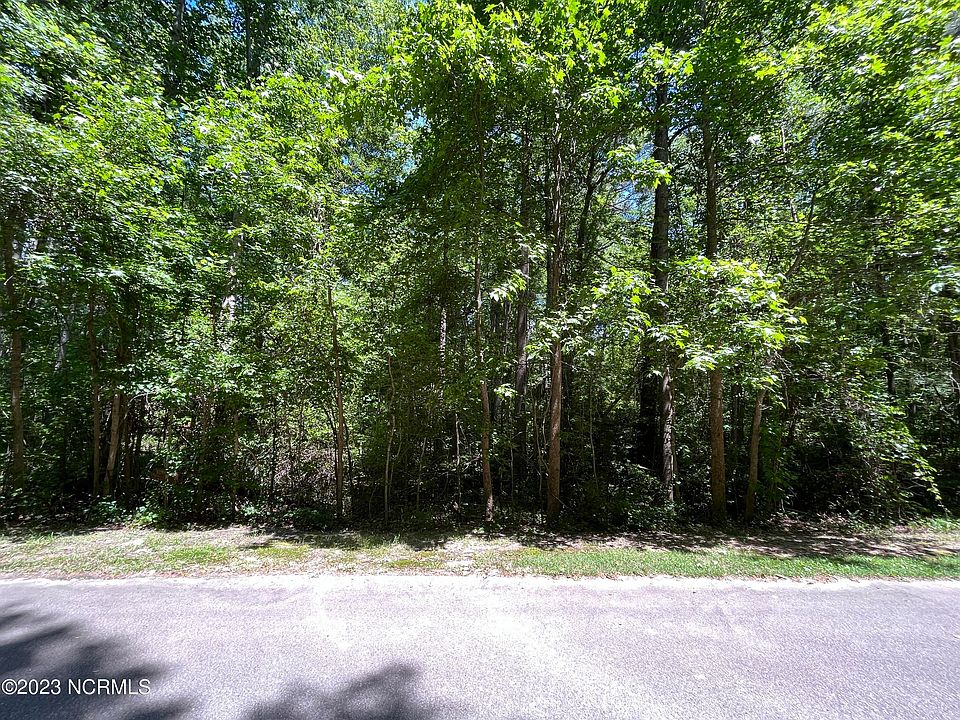 1st image of 327 Chestnut Dr