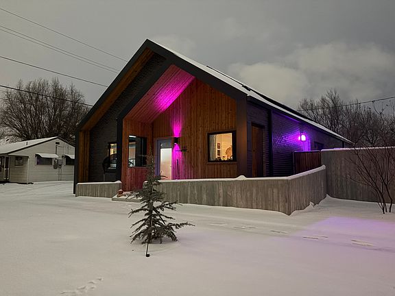 Front of house (with snow)