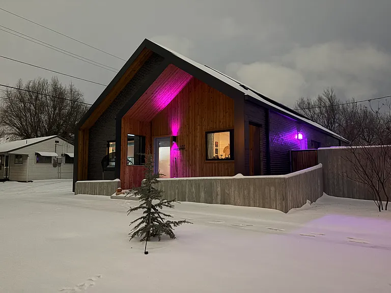 Front of house (with snow)