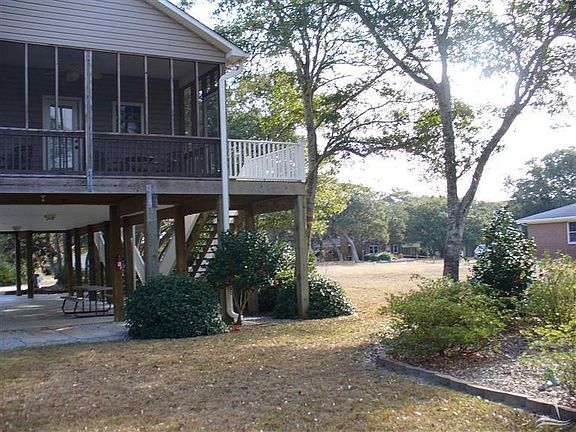 4th image of 215 SE Sellers Street